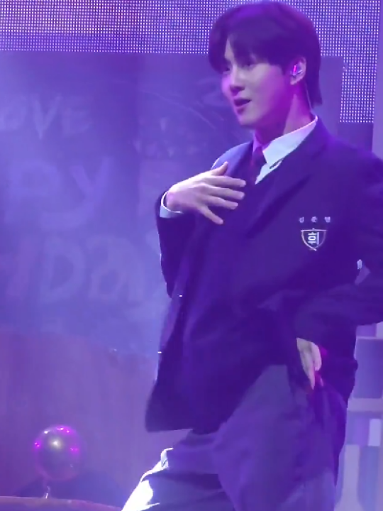 @EXO IS 9
