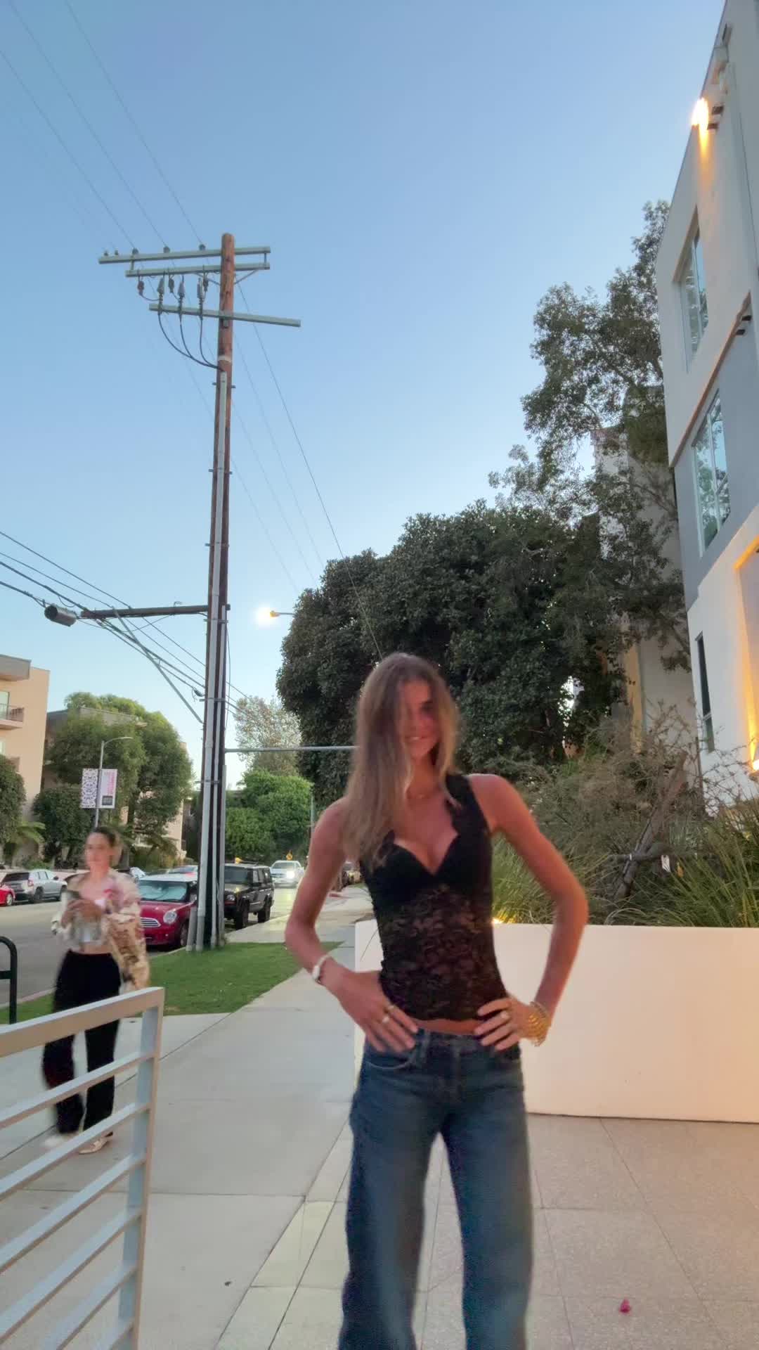 @elleschuppann
