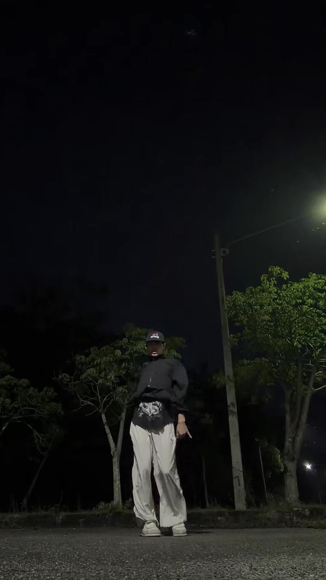 @mon