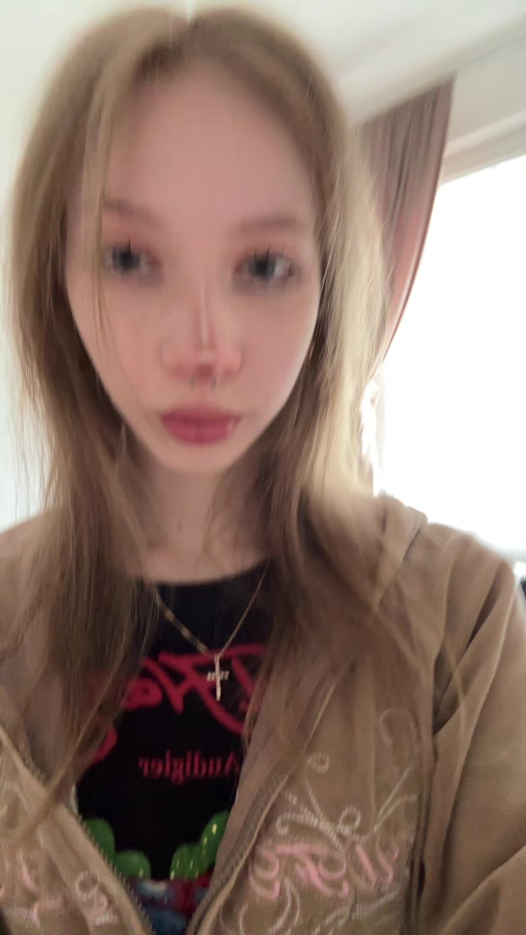 @>_*