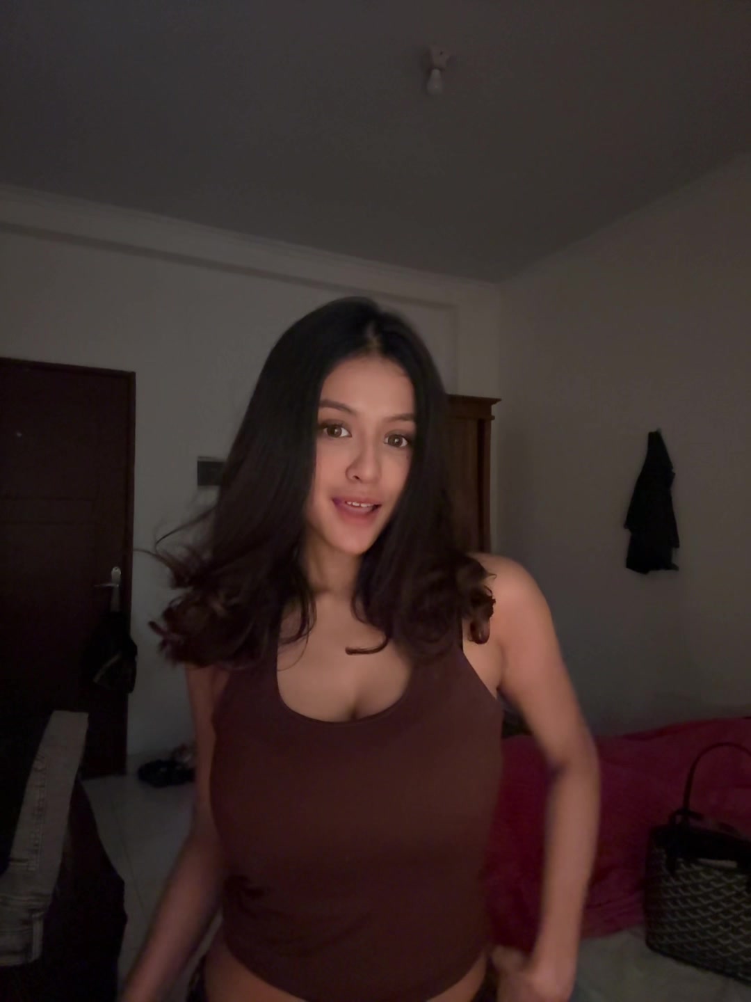 @zzneya