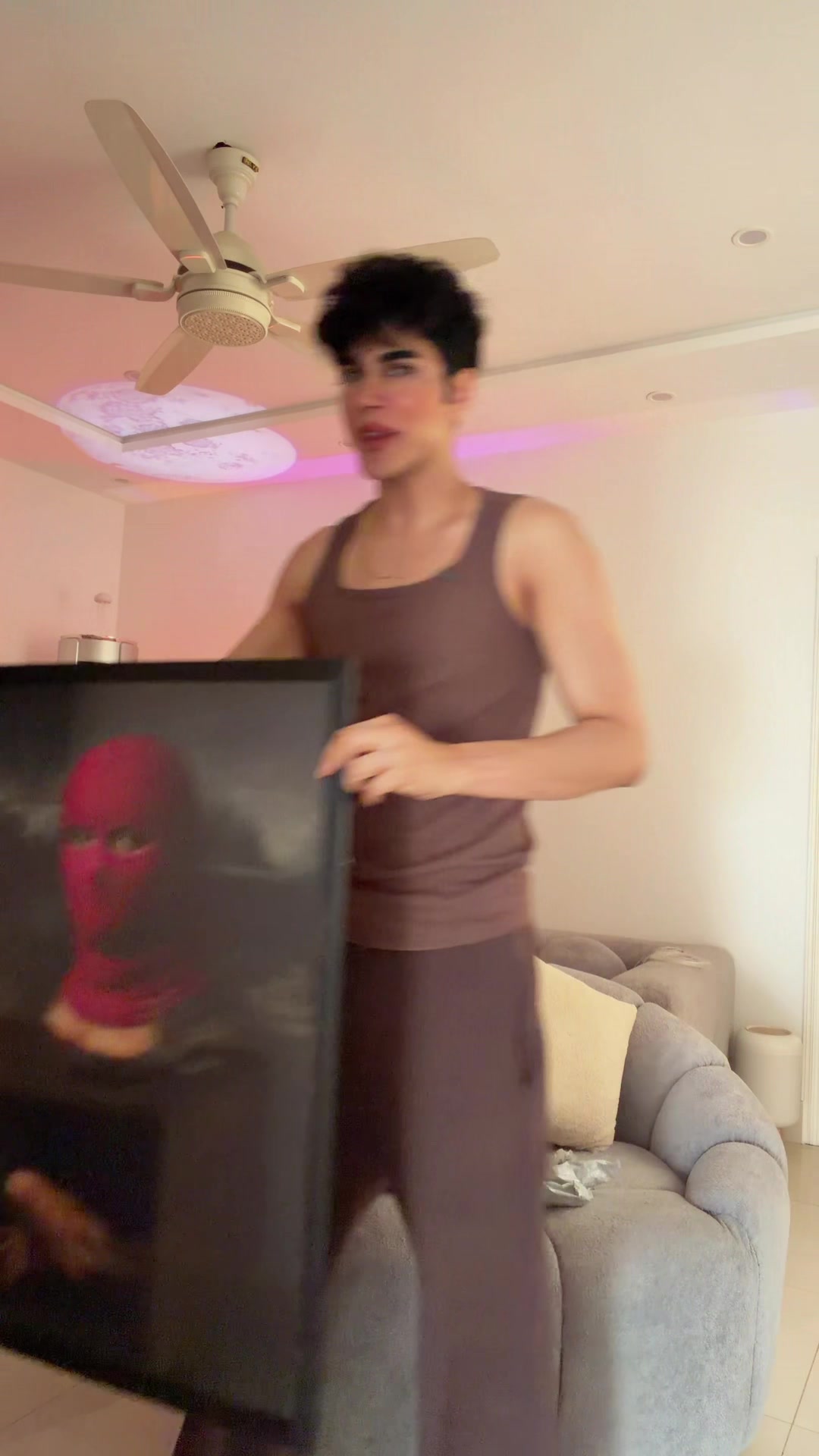 @Ken_