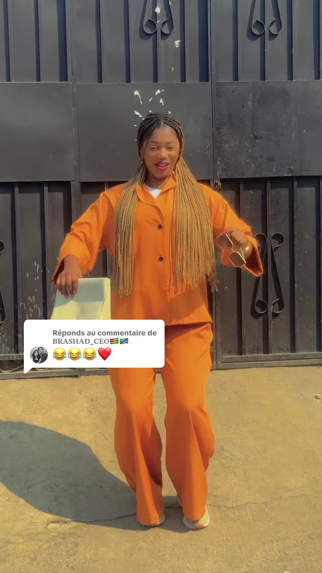 @Muanabilaka.com