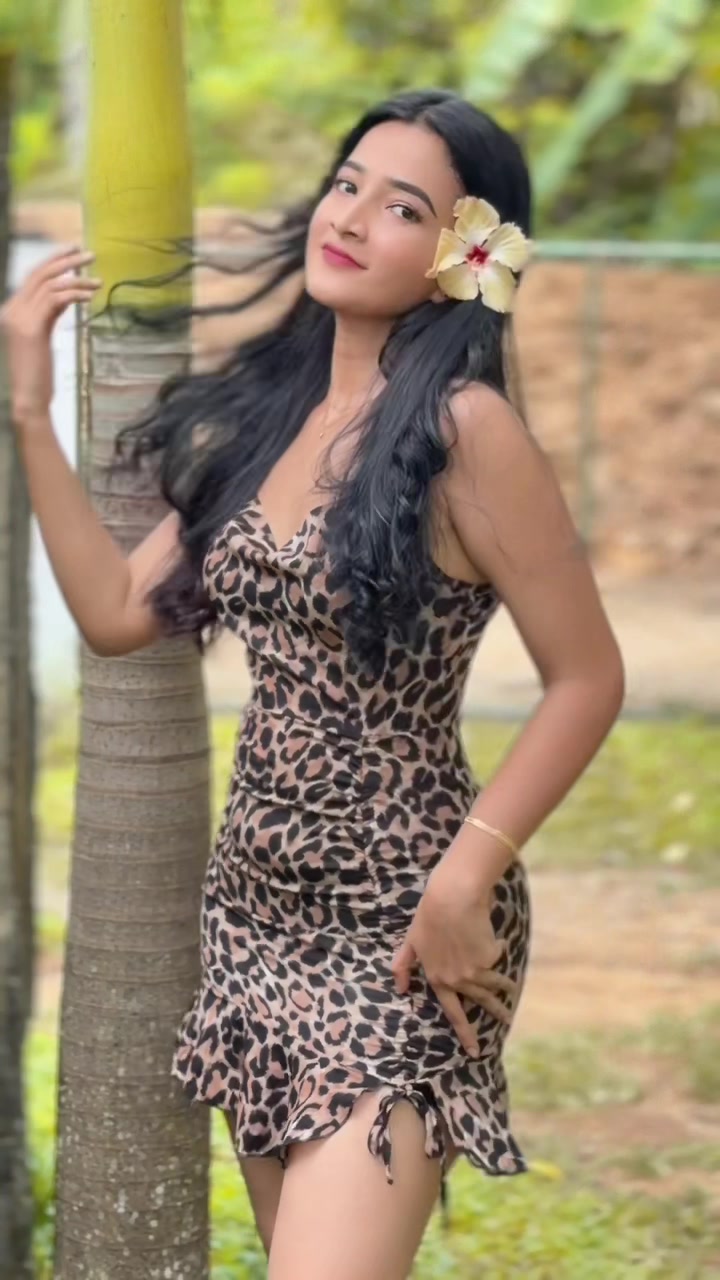 @Tinadaniel_