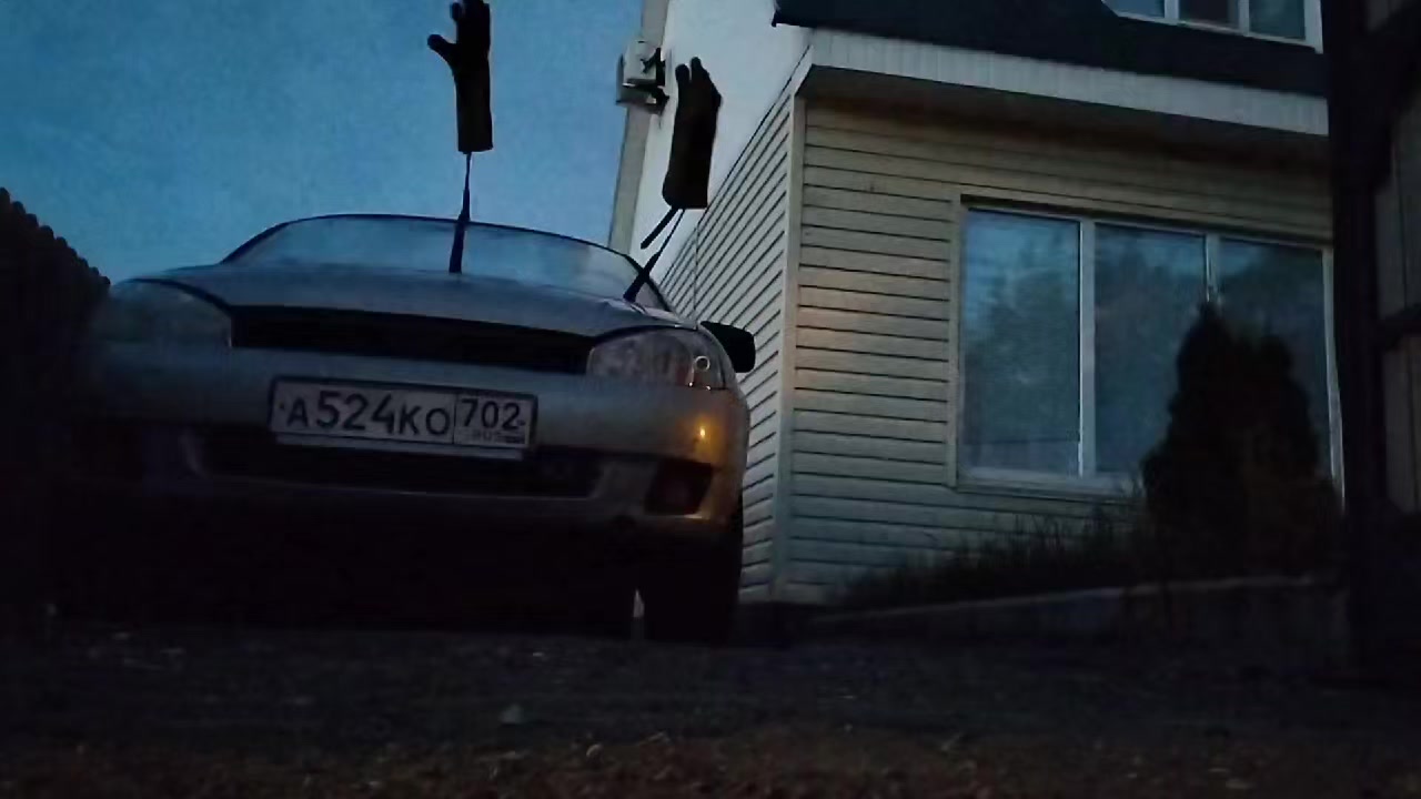 @Горила