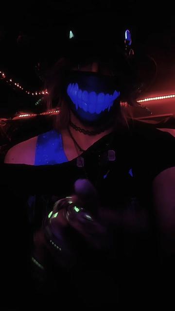 @☆ E҉C҉H҉O҉ ⛧ 🇨🇦