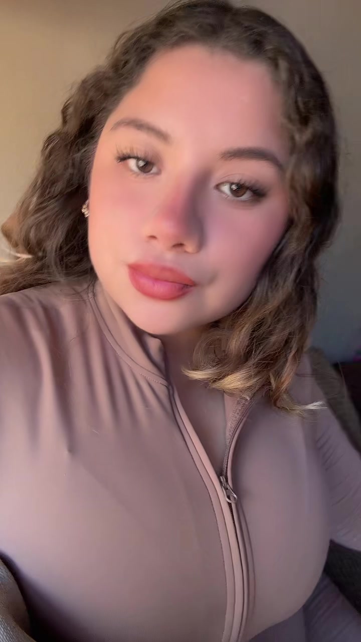 @✨Itzani Serrano✨