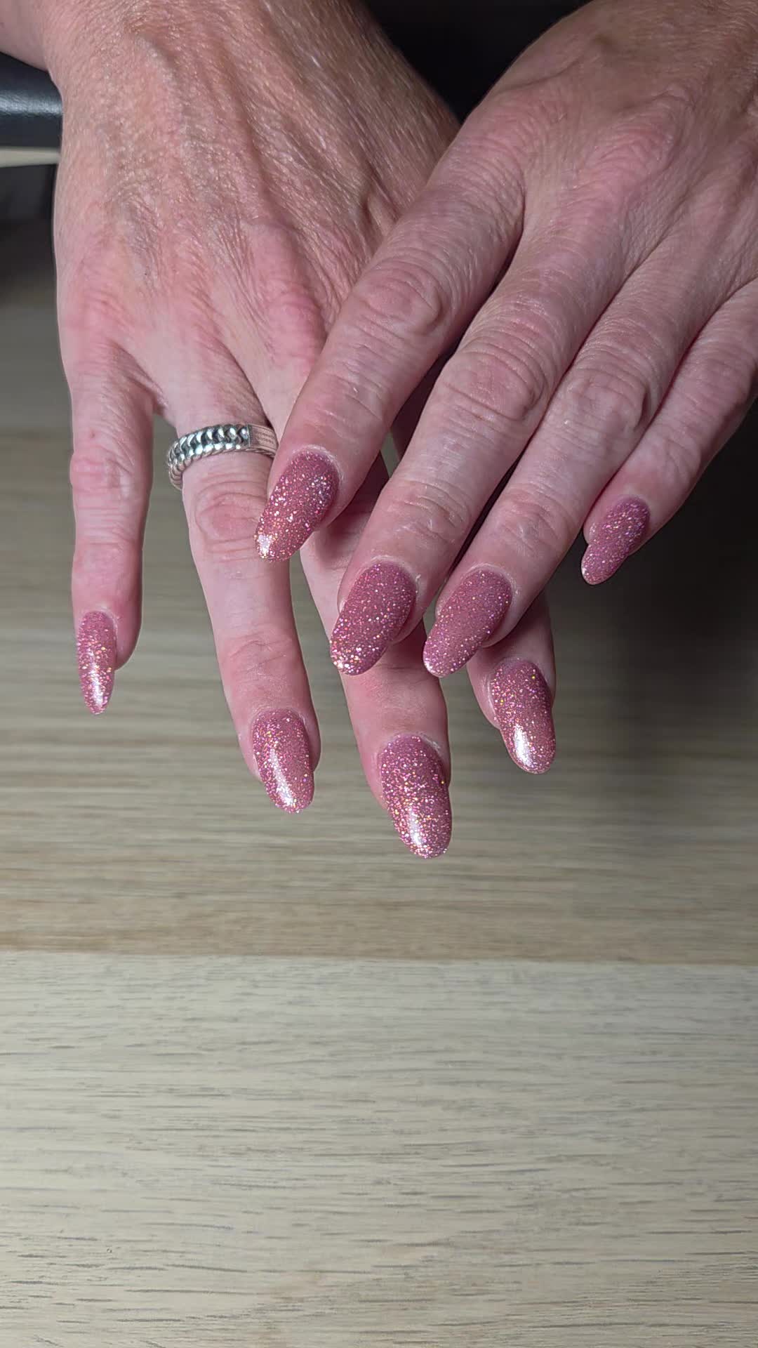 @Creawithnails