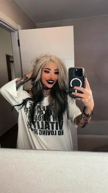 @Em🖤