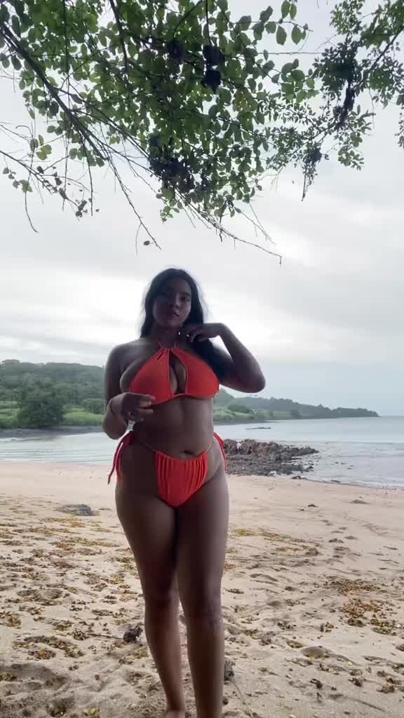 @Leyangomez_
