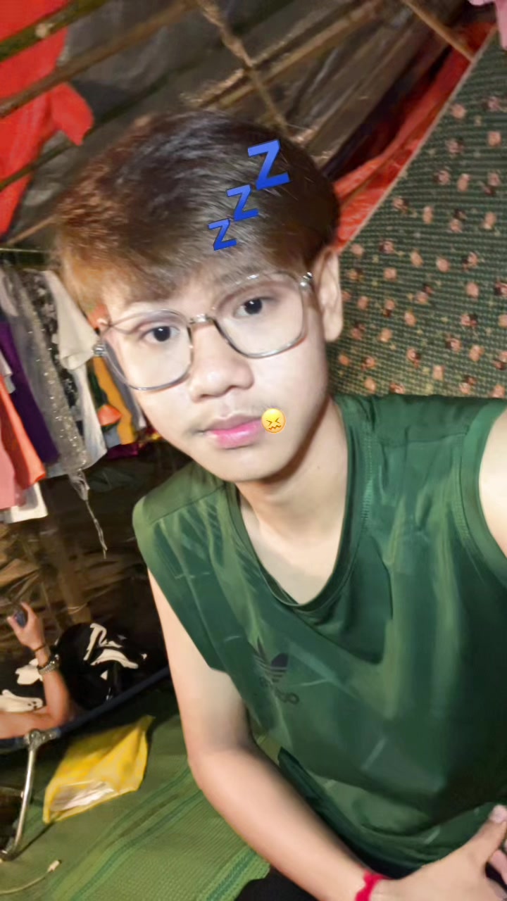 @Myat🦖