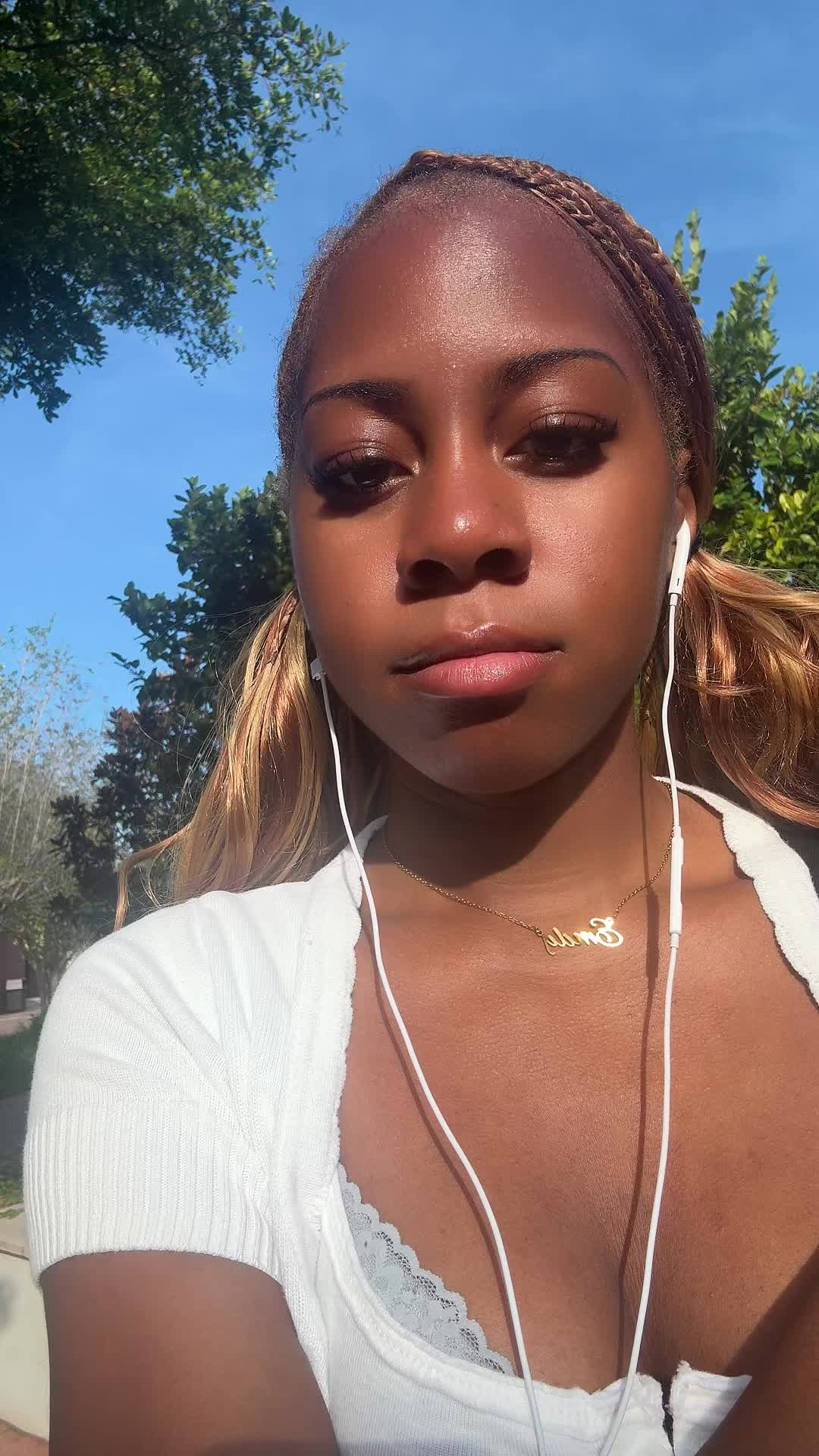 @Dollface
