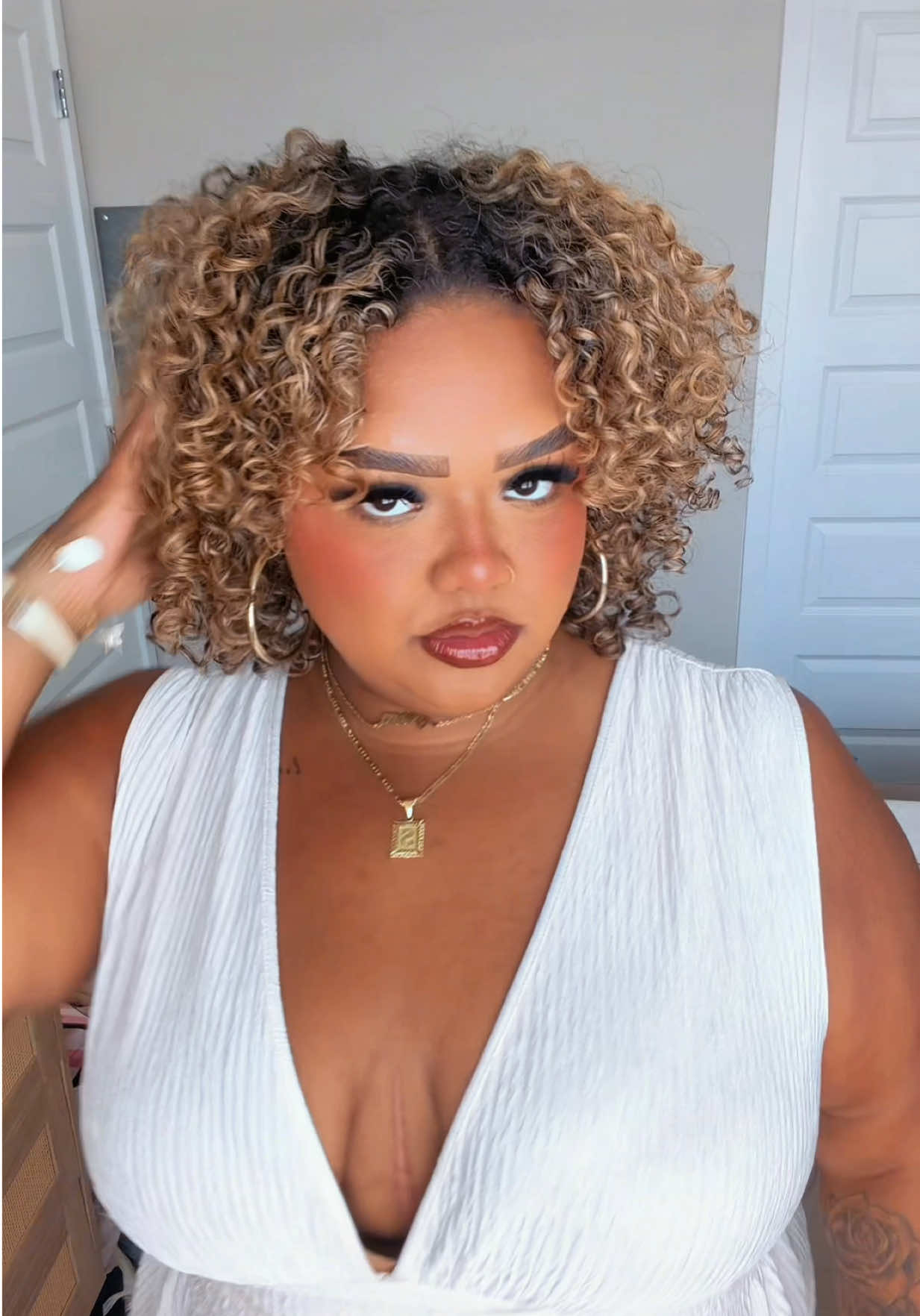 @Curlyheadsierra 💗