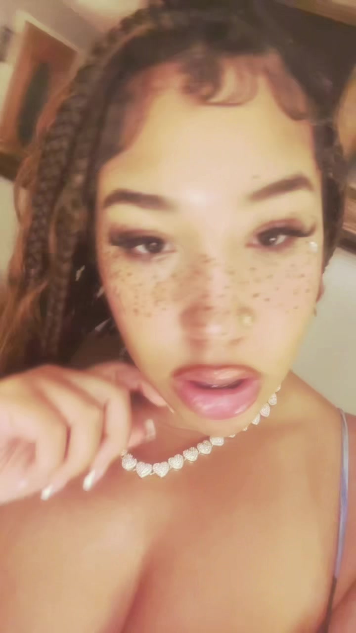 @shanndagoat_