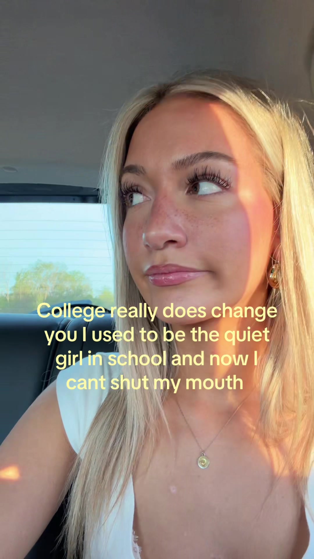 @caitlynnavery