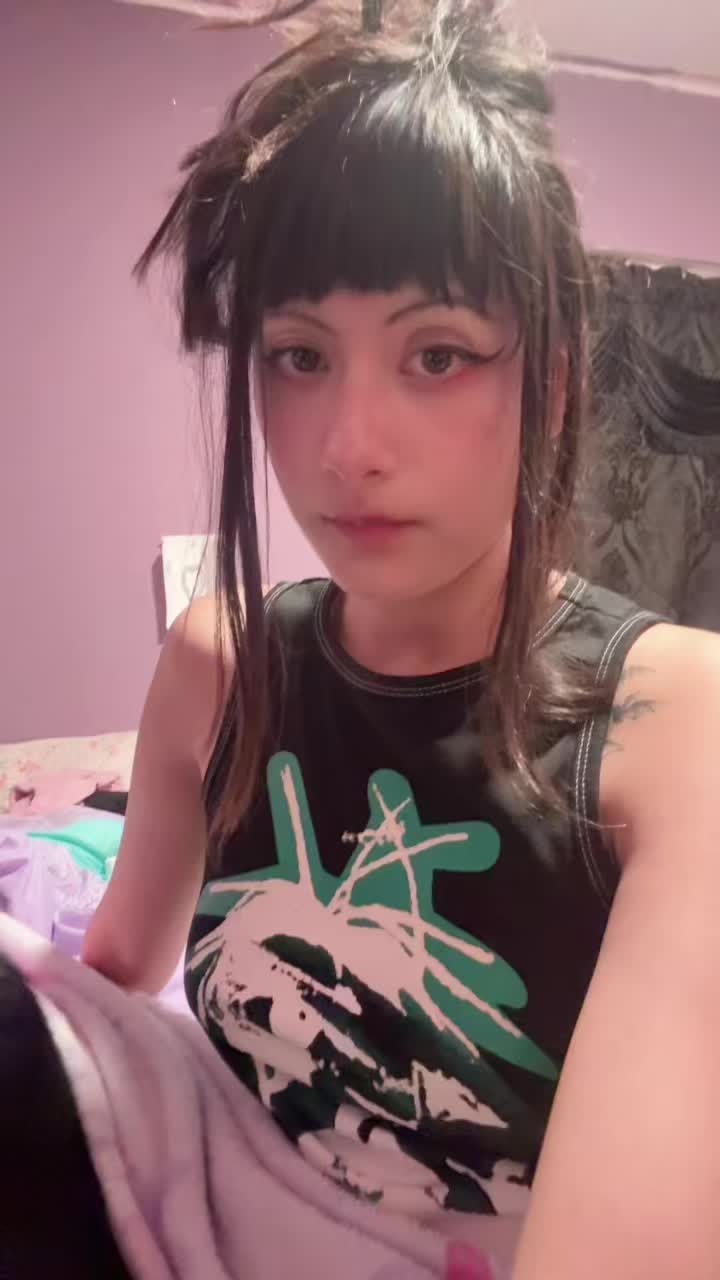 @nadia valentine
