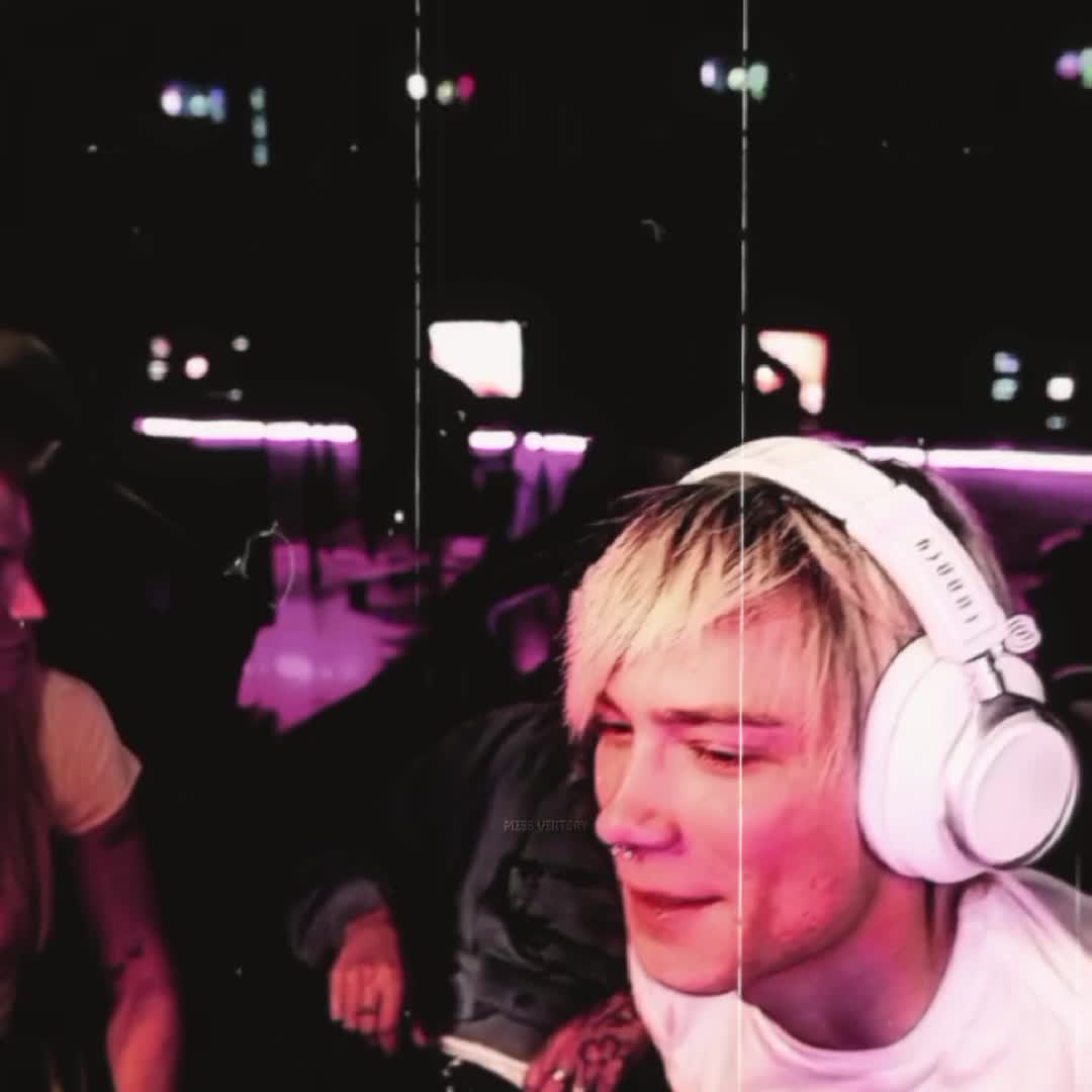 @𝓜𝓲𝓼𝓼 𝓥𝓲𝓴𝓽𝓸𝓻𝔂 🧚♂️