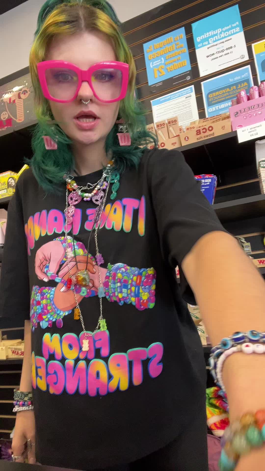 @Smokeshopgirl🍄🪩