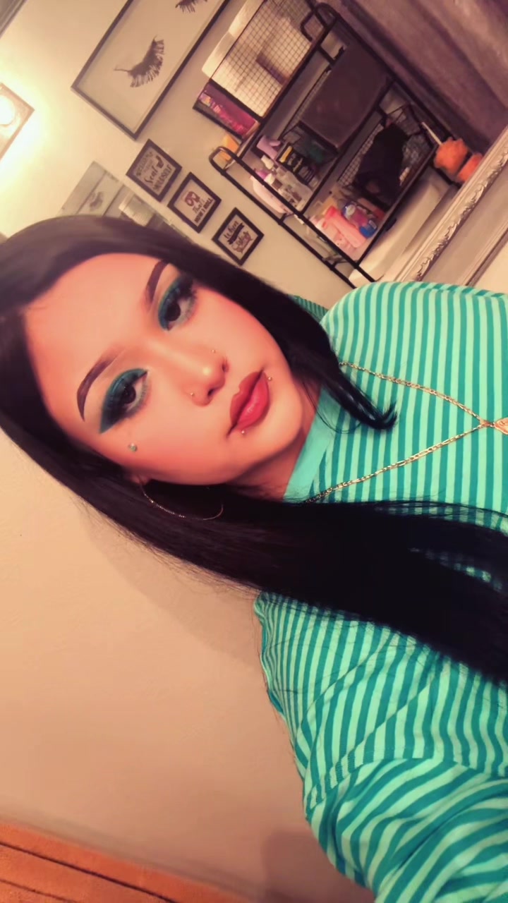 @𝔑𝔬𝔱𝔰𝔬𝔰𝔪𝔦𝔩𝔢𝔶 🙃
