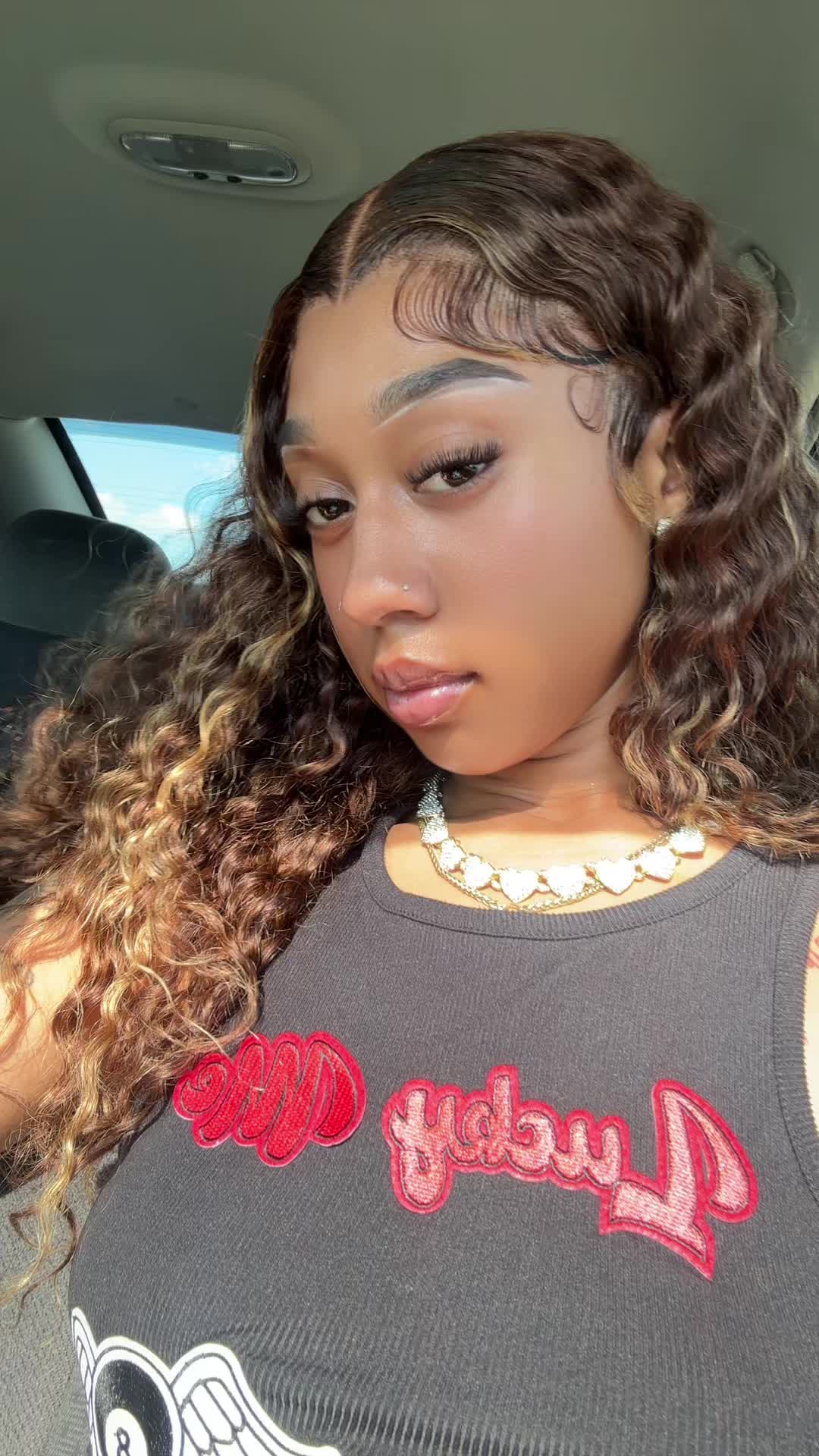 @R0YALTY ✨