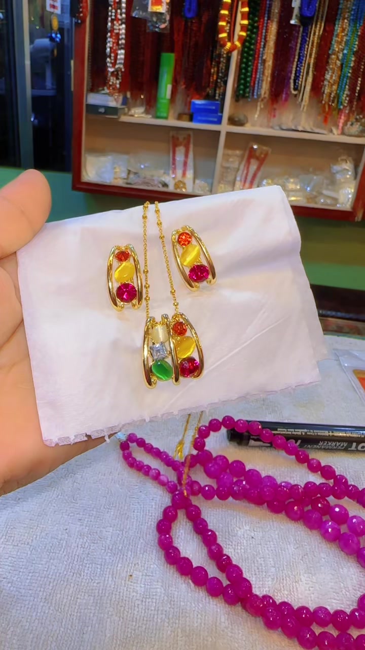 @🧿Divya thakuri 🧿( designer )