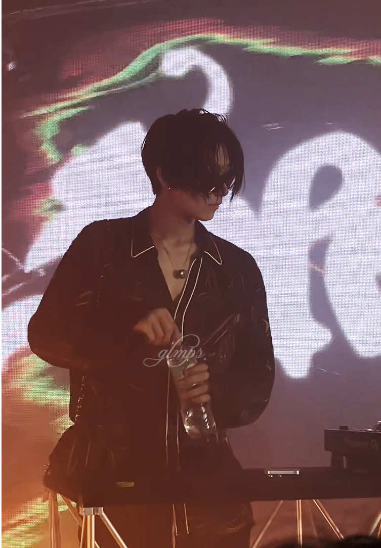 @glmps 🍸🫧