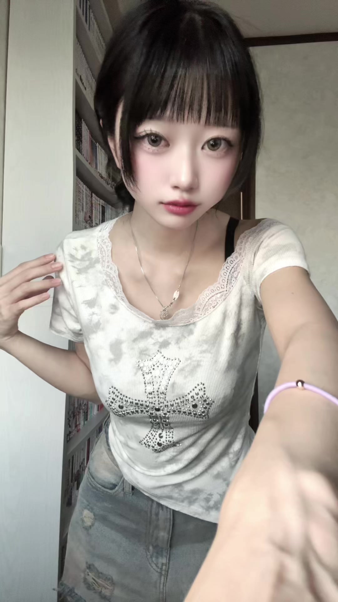 @か