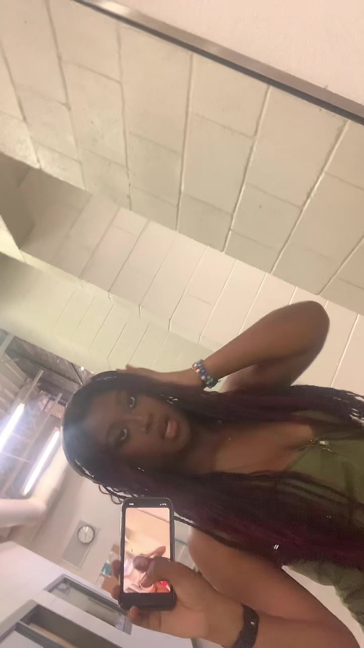 @•^•