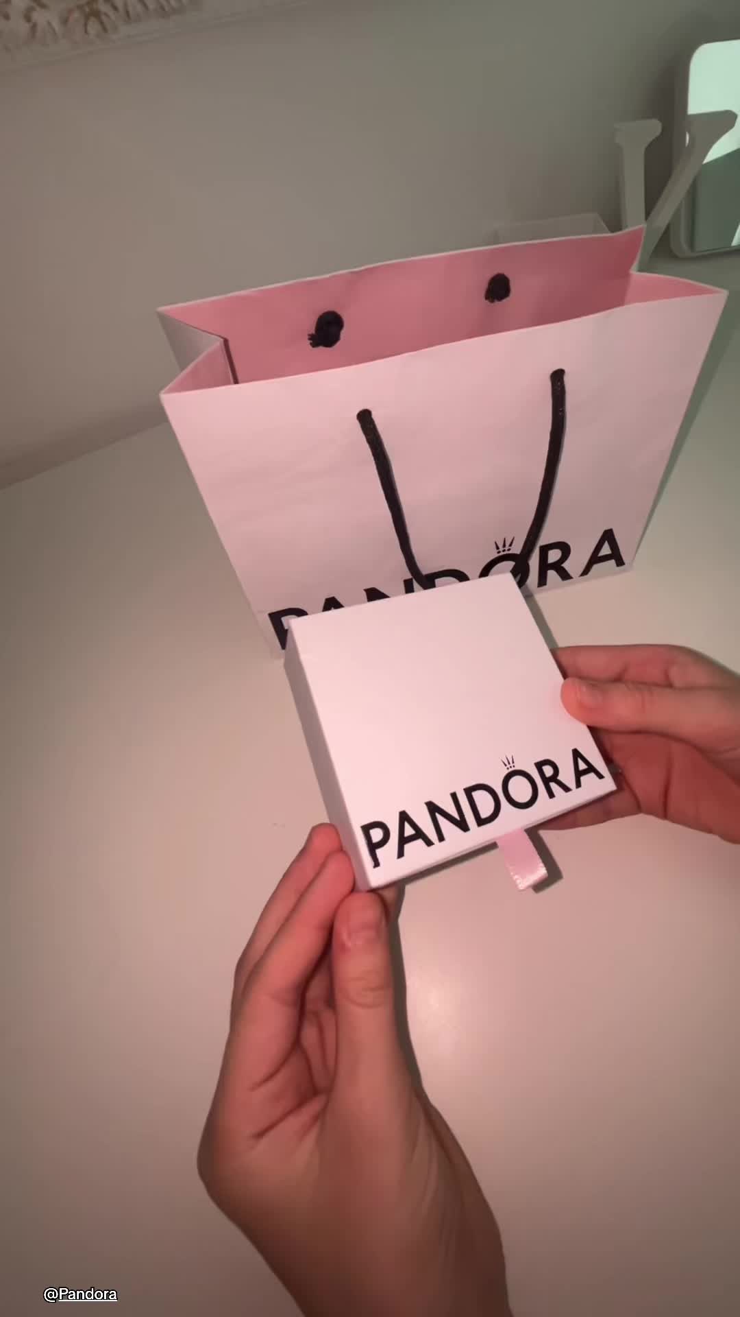 @𝒱𝒶𝓁𝑒𝓃𝓉𝒾𝓃𝒶