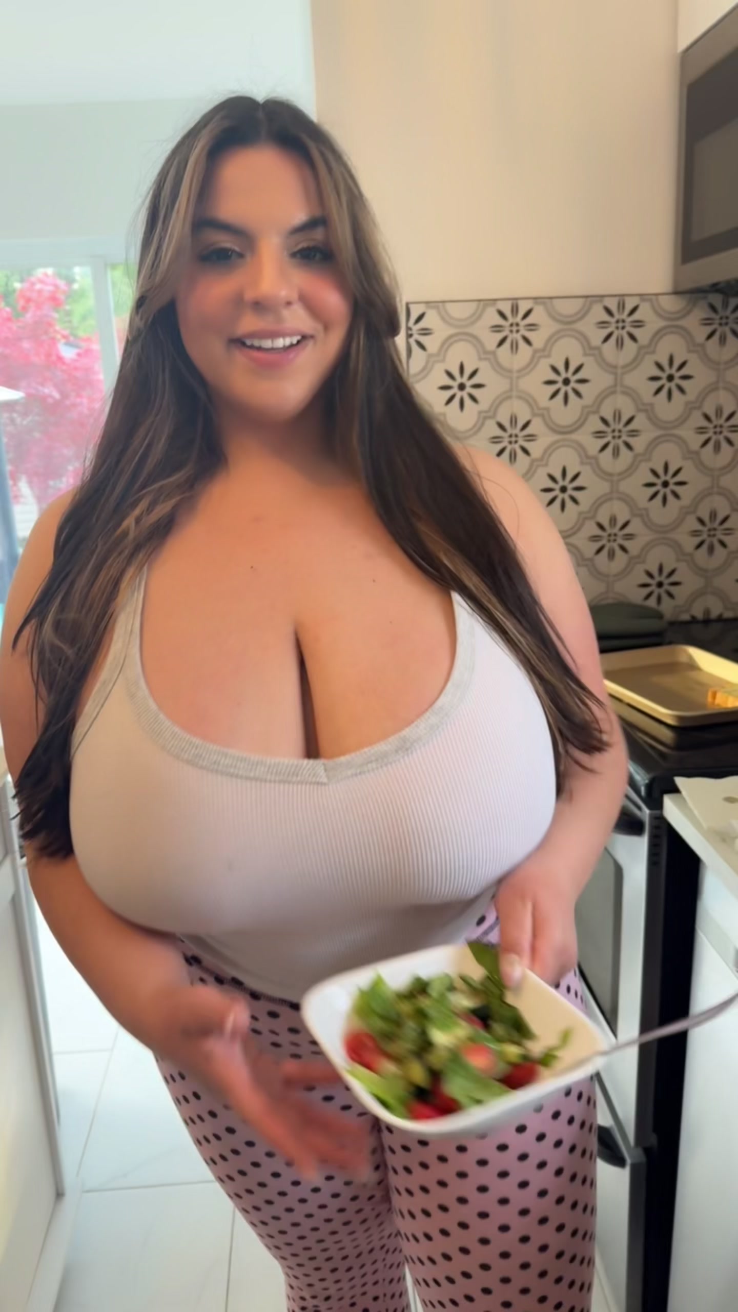 @iloveteniah