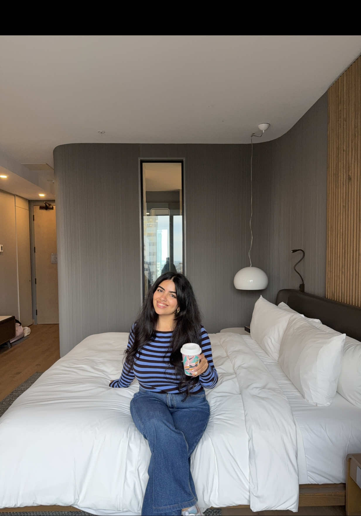 @Chandni | montreal vlogger