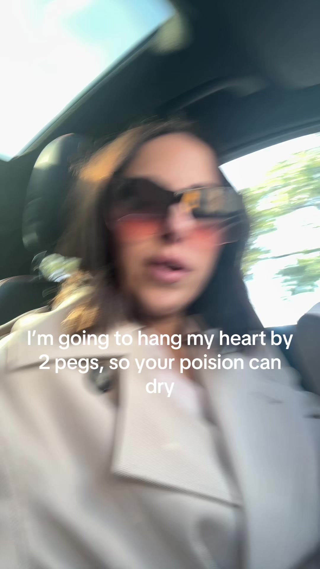 @evelyn_