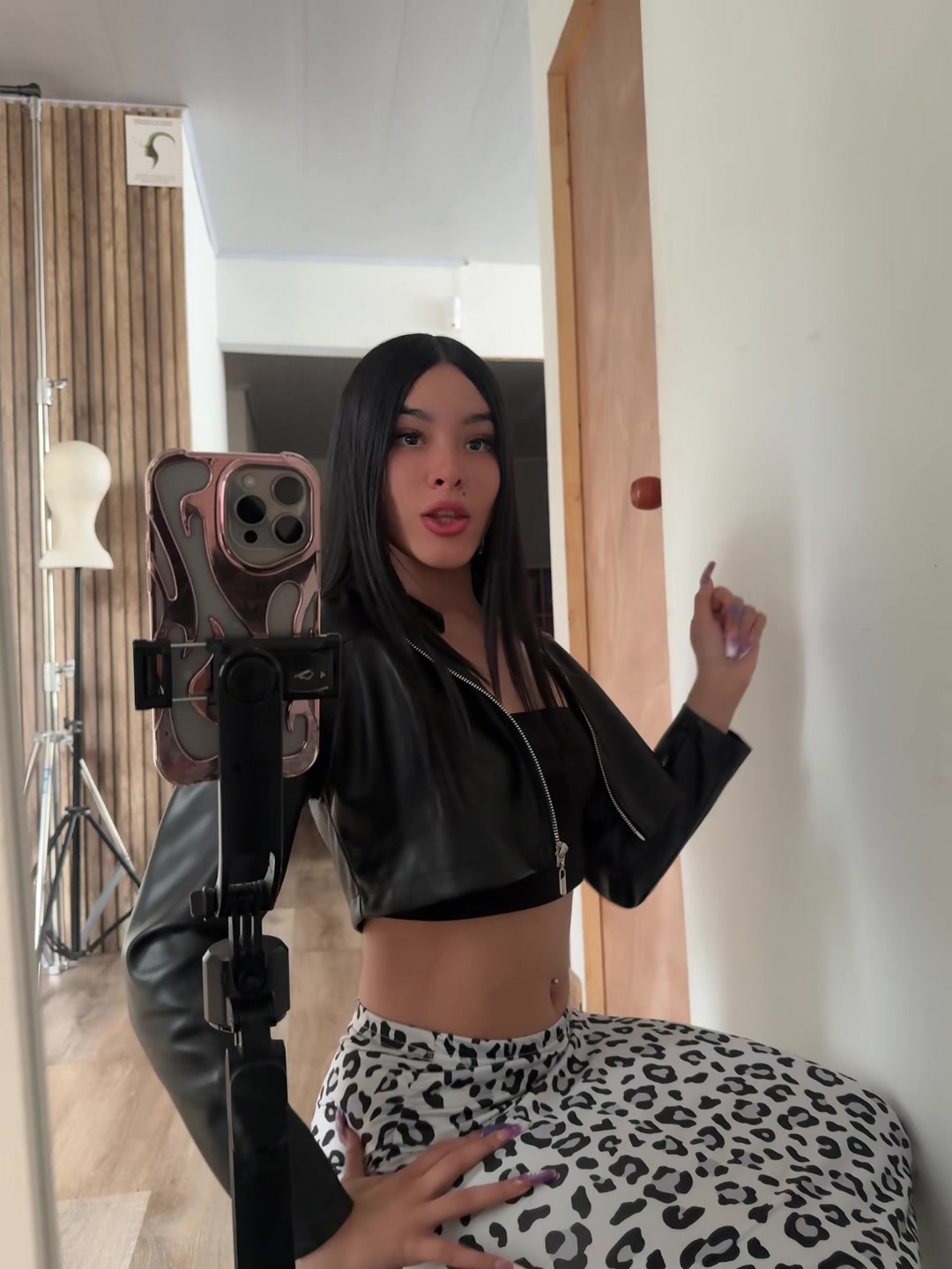 @Miss_valen