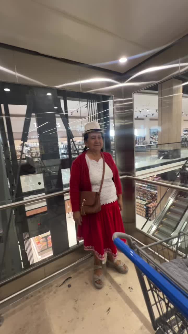 @María Castro