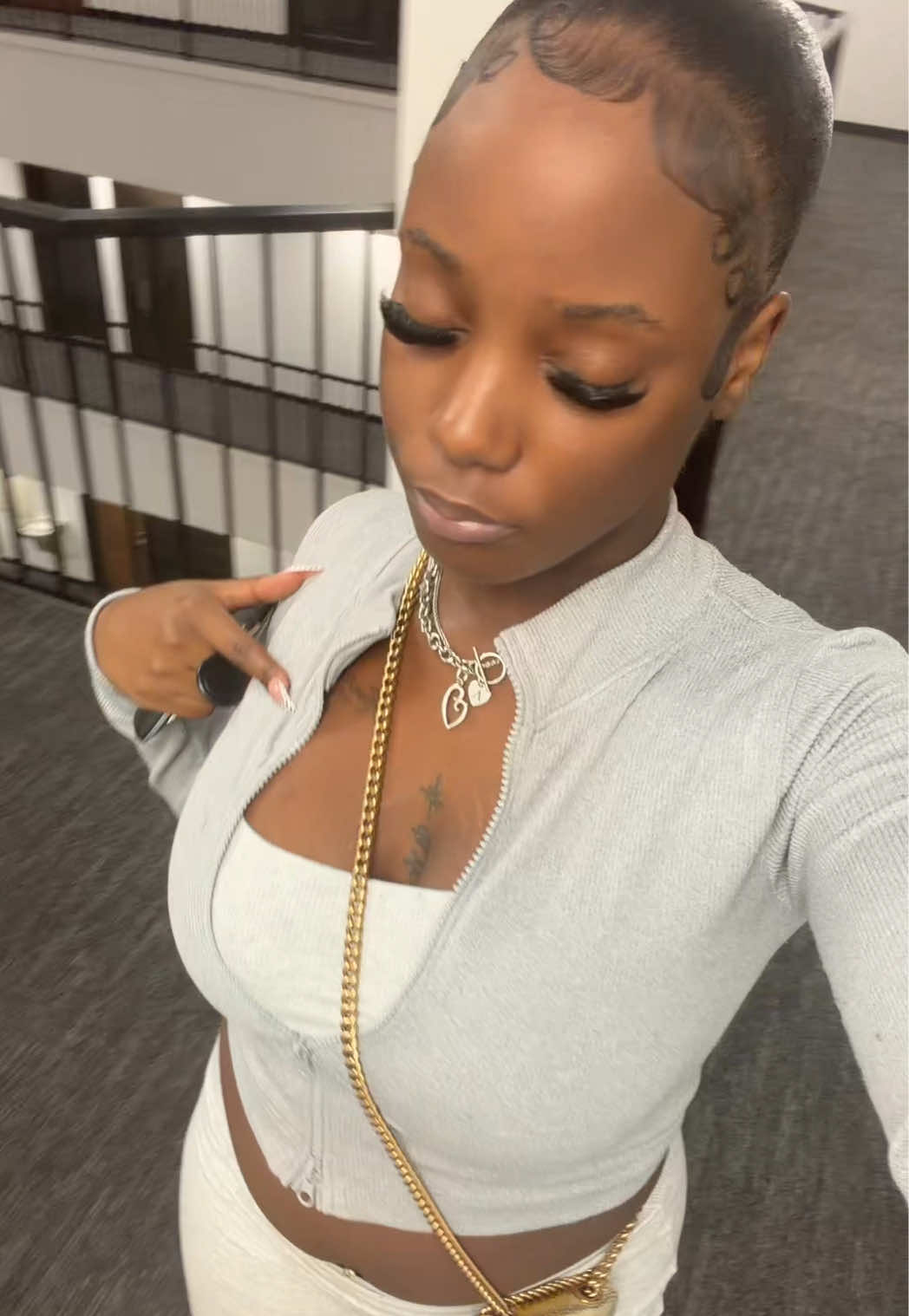 @lavishlylaay