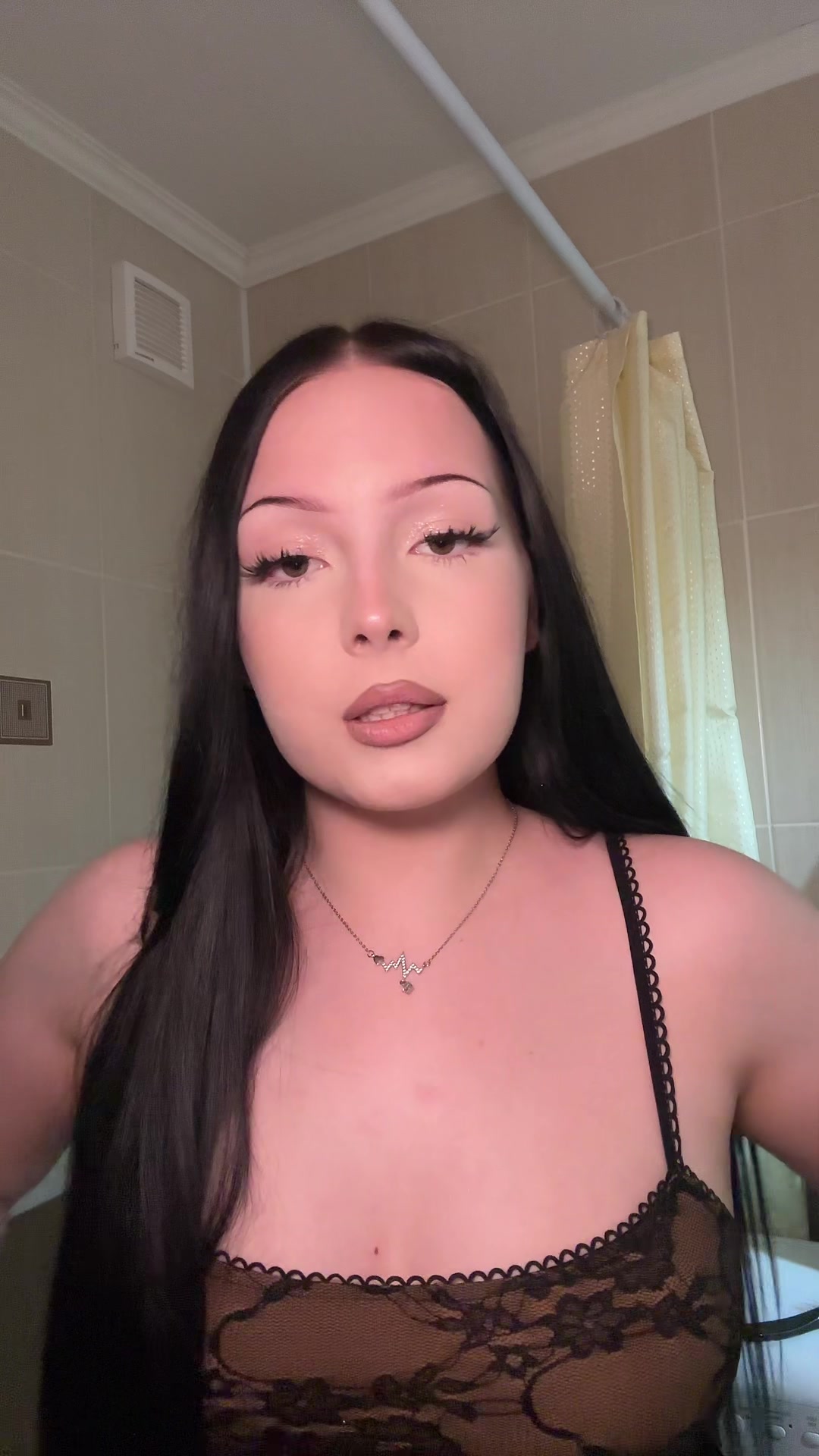 @𝒮ℴ𝒻𝒾𝒶