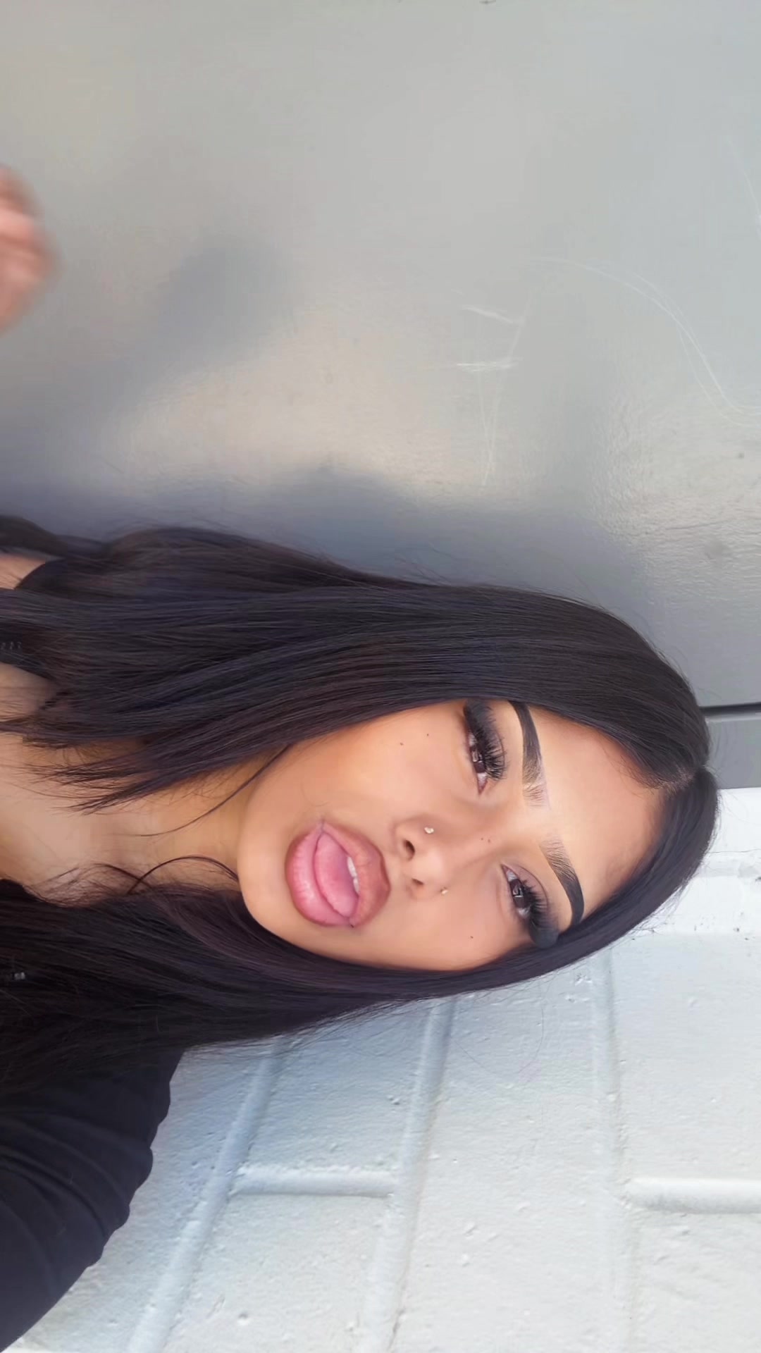 @️
