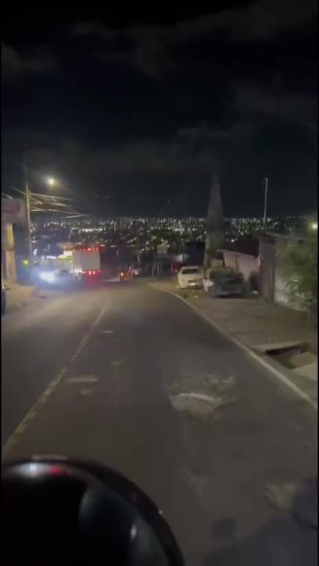 @De Le&oacute;n R6