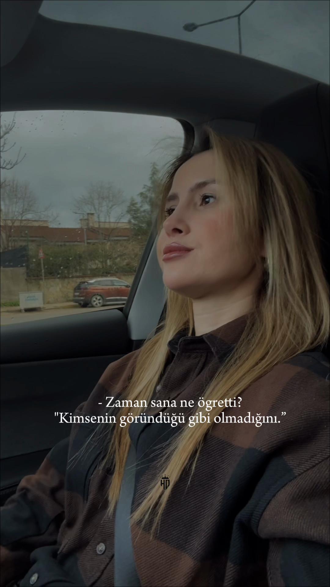 @&Ouml;zge Akca