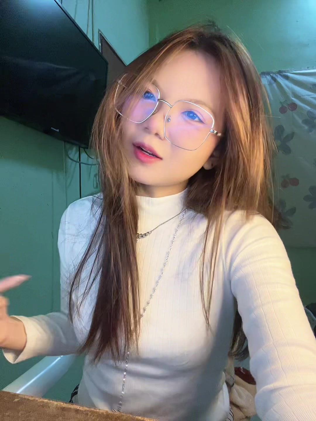 @ใบหม่อน