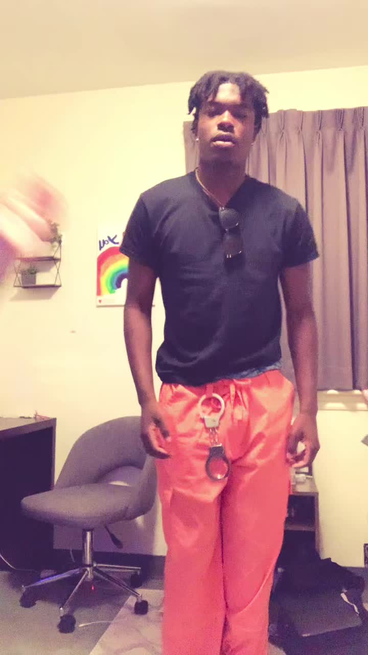 @DreB1_