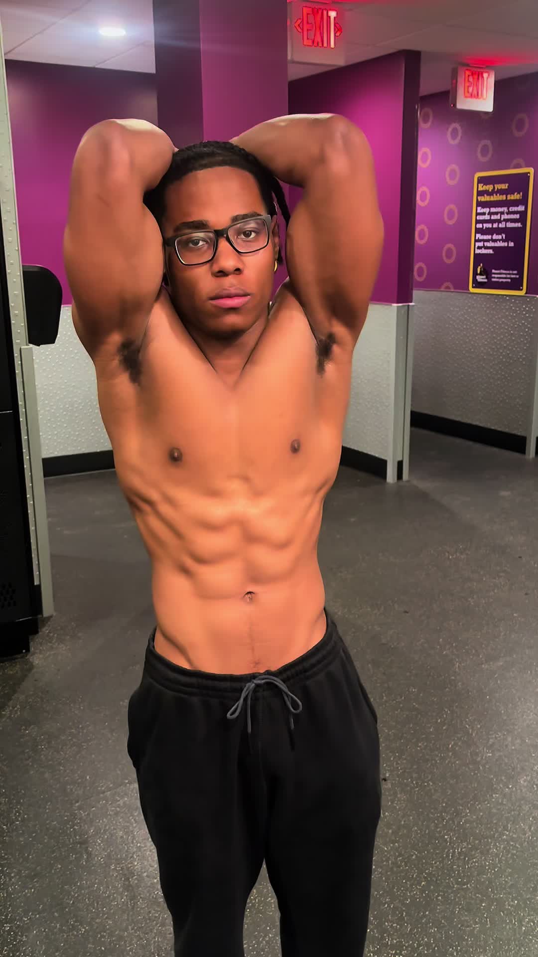 @Izzliftss