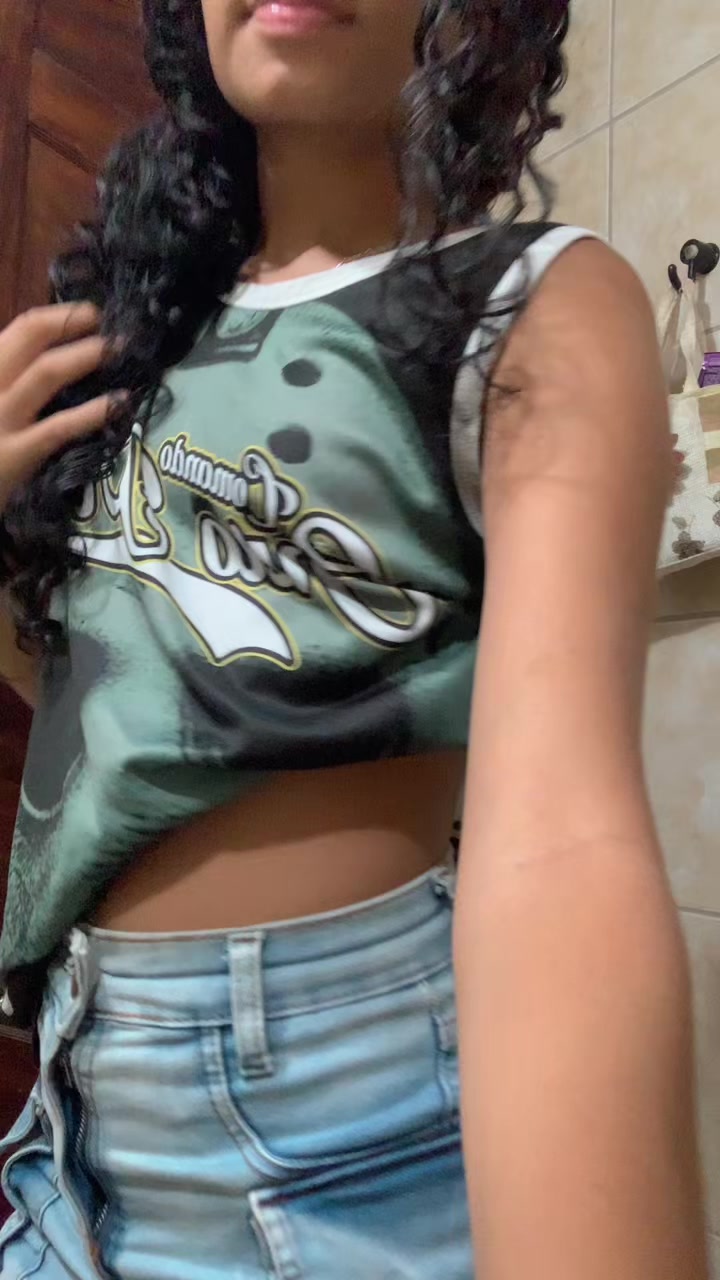 @vanessa_.larii