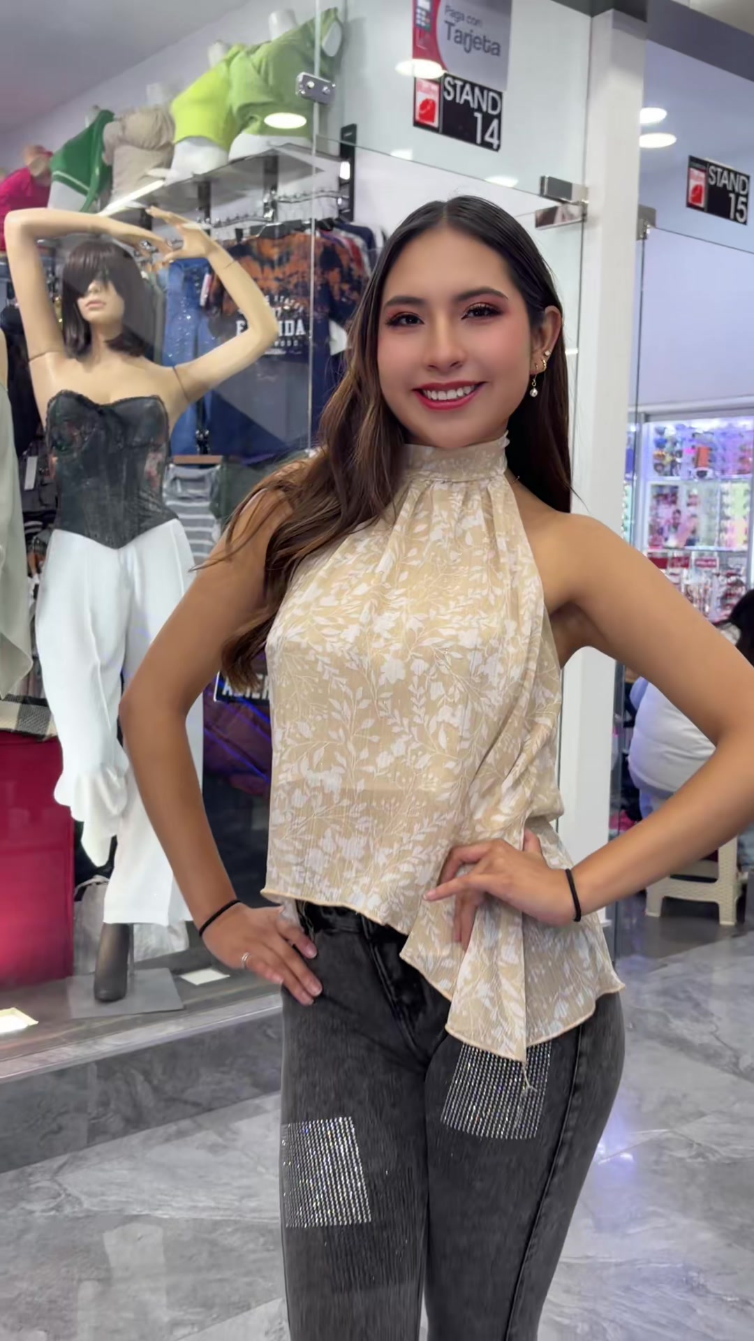 @Andrea’s Fashion Oruro