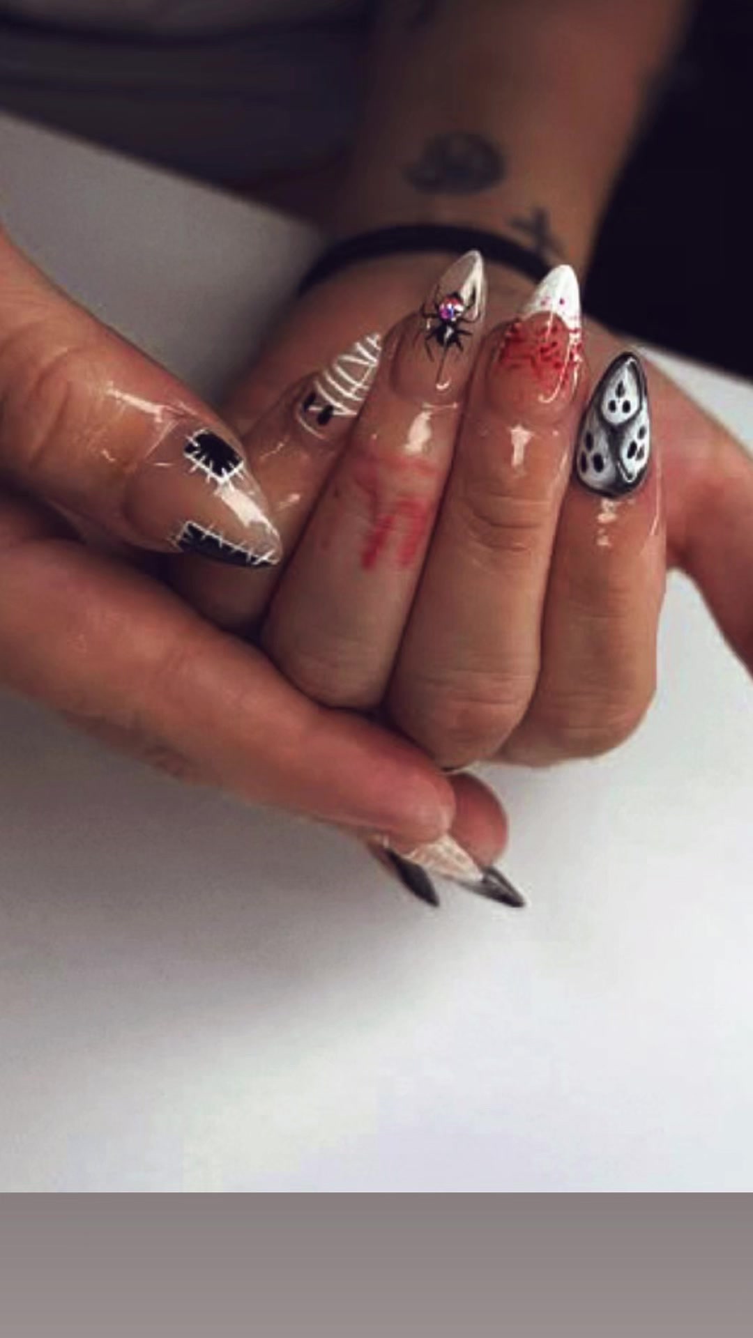 @Melanie Nicole 🖤