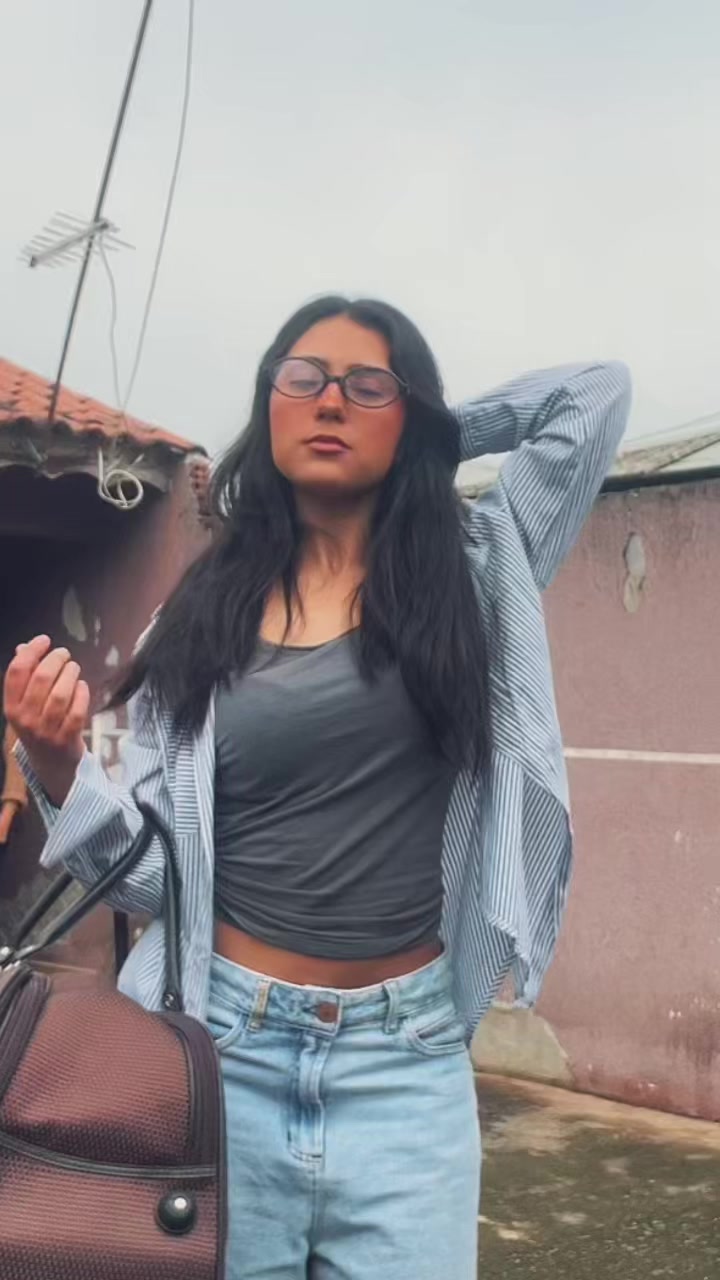 @_rayanemm