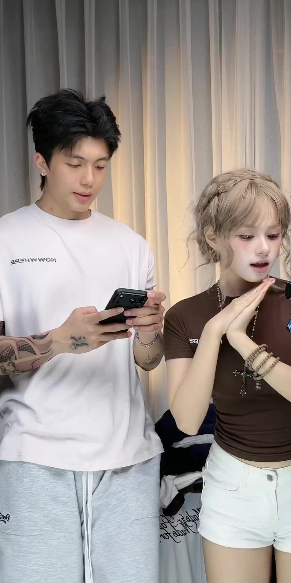 @Nhân vật phụ có gì?