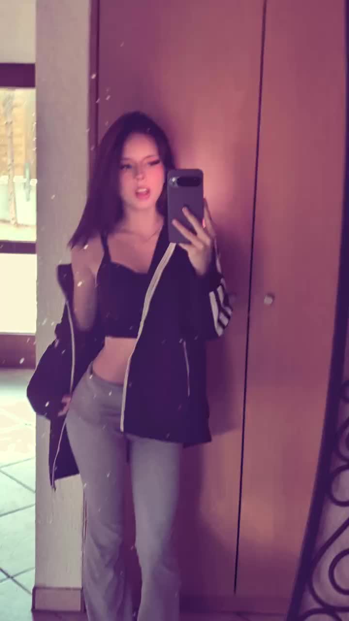 @Leony_8754