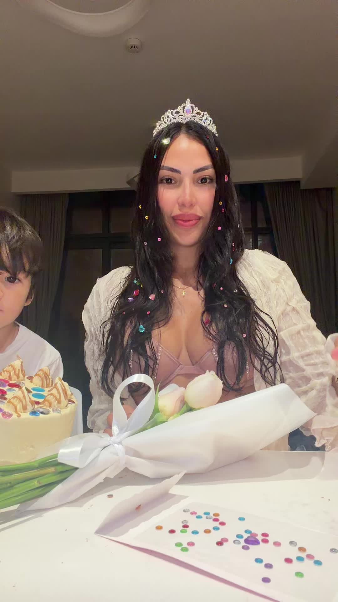 @leslyreynas