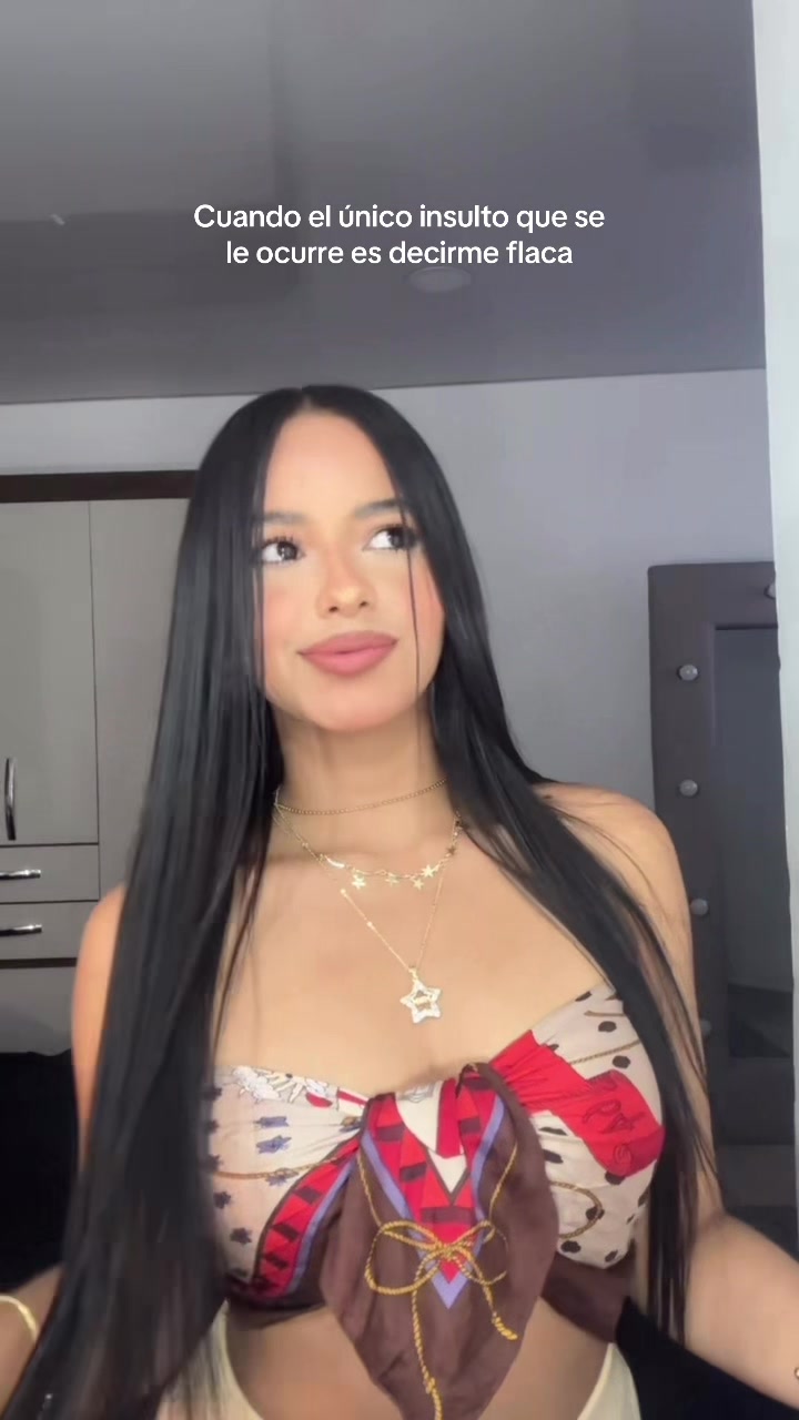 @_victoriavalentinar